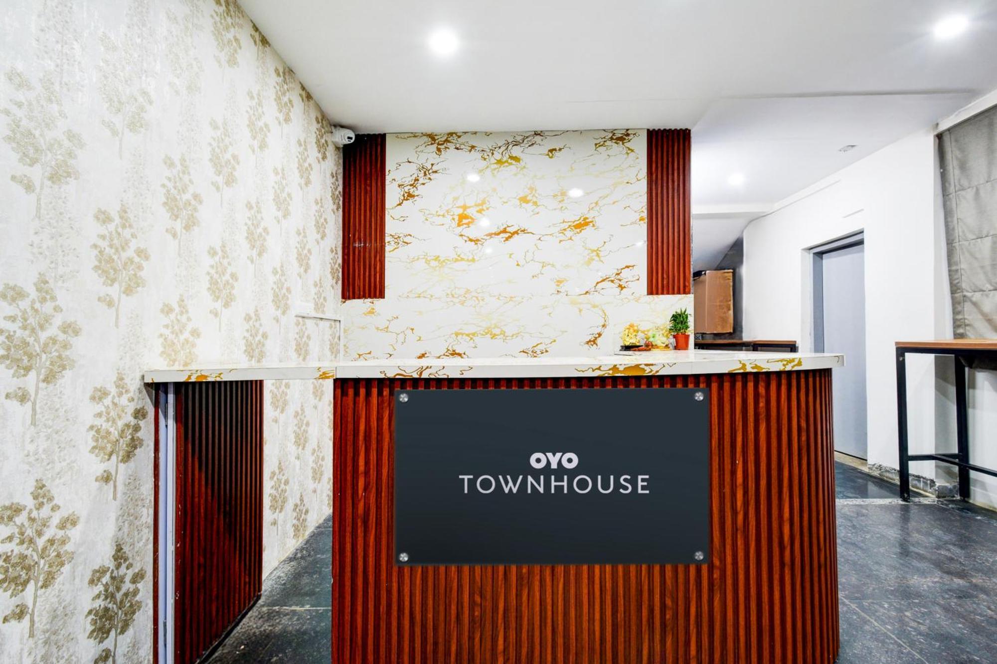 Super Townhouse Unnam Hotels Backside Of Tabala Rasa Pub, Financial District Hyderabad Exterior foto